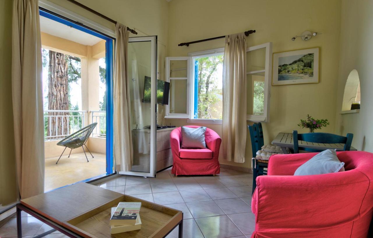 Villa Serena Ниссаки Экстерьер фото